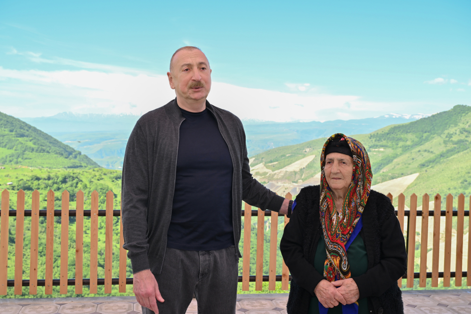 Prezident Şuşa və Xankəndiyə səfər etdi, sakinlərlə görüşdü (FOTO)