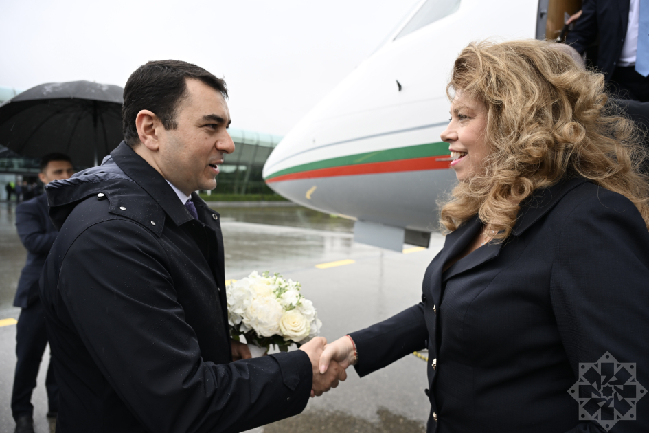 İliyana Yotova Azərbaycana səfərə gəldi (FOTO)