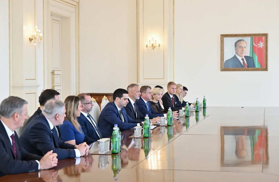 Prezident Slovakiya Milli Şurası sədrini qəbul etdi (FOTO)