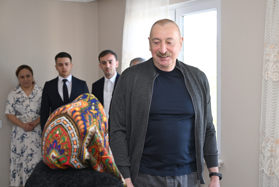 Prezident Şuşa və Xankəndiyə səfər etdi, sakinlərlə görüşdü (FOTO)