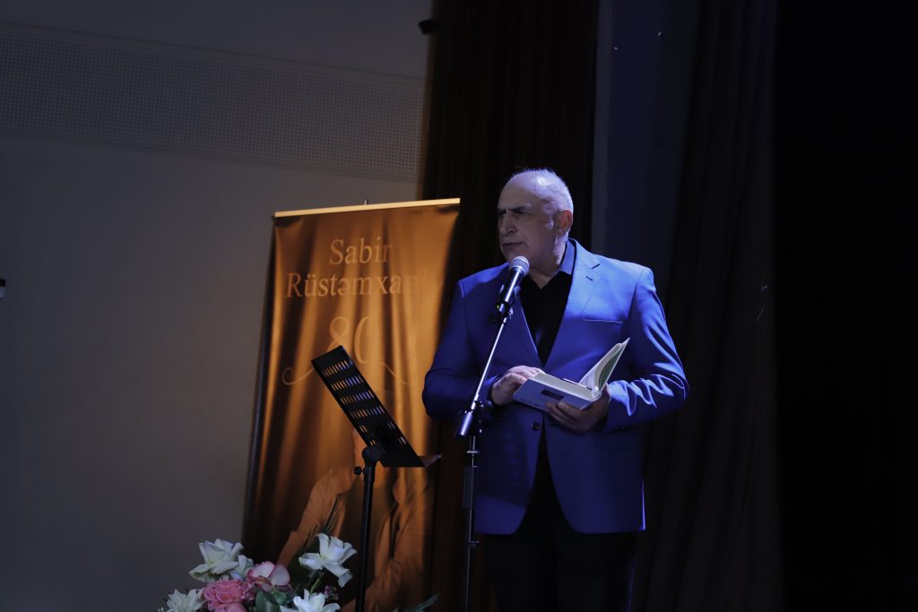 Şuşa Dövlət Teatrında Sabir Rüstəmxanlı poetik rüzgarı (FOTO)