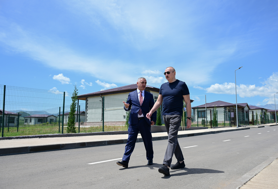 Prezident Şuşa və Xankəndiyə səfər etdi (FOTO)