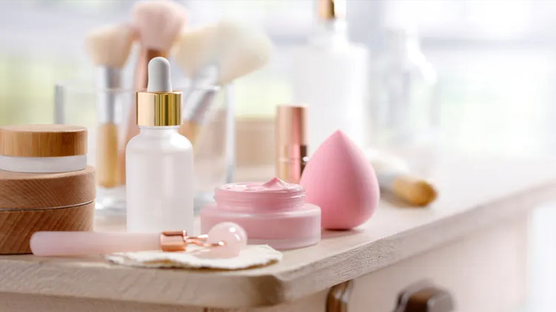 Vaxtı keçmiş kosmetik məhsullar sağlamlıq üçün risk yaradır (XƏBƏRDARLIQ)