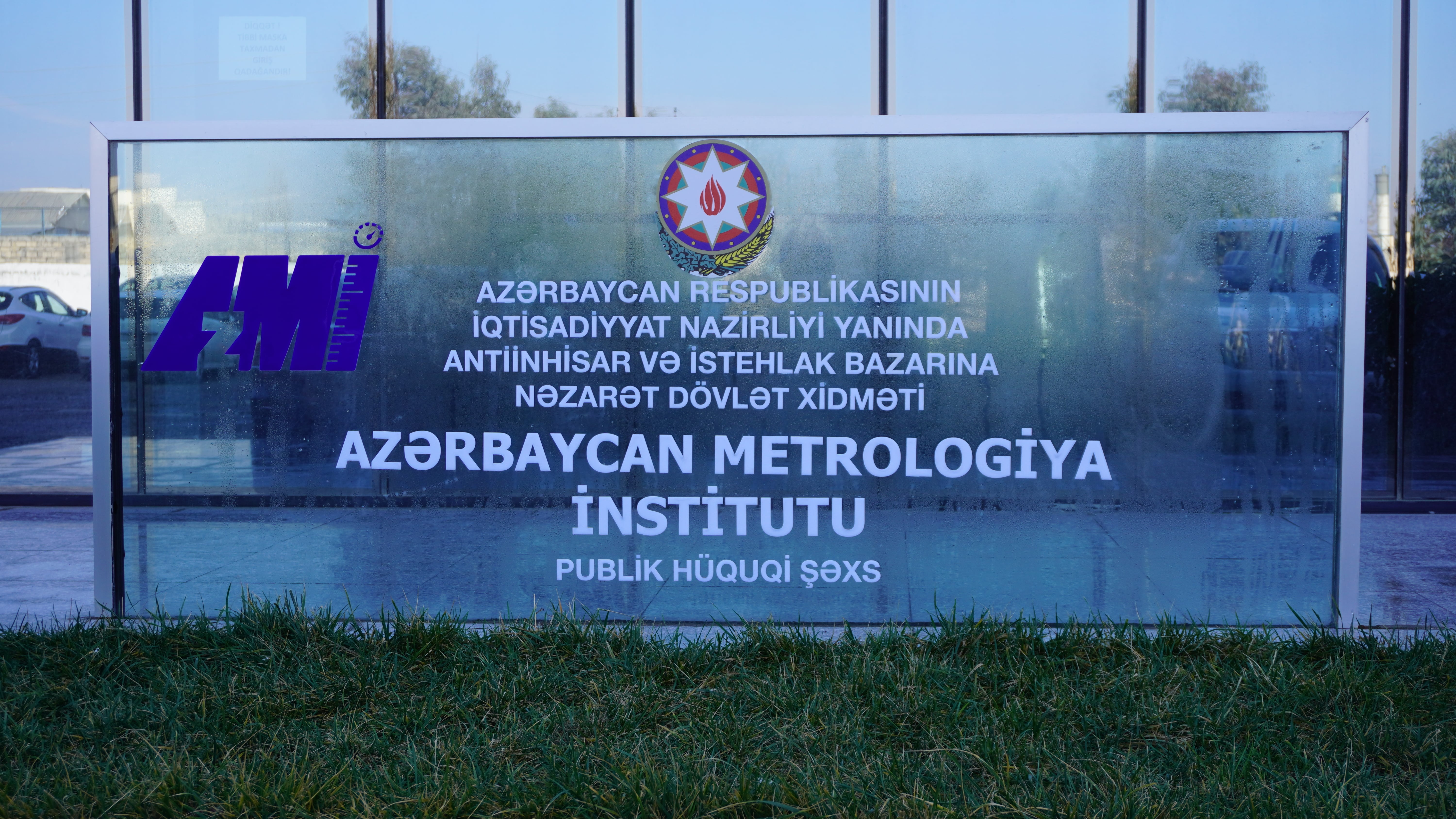 Gömrük Komitəsi bu məmuru cərimələdi