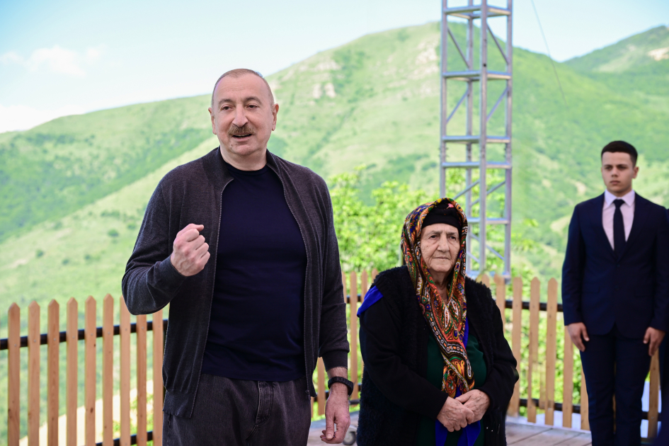 Prezident Şuşa və Xankəndiyə səfər etdi, sakinlərlə görüşdü (FOTO)