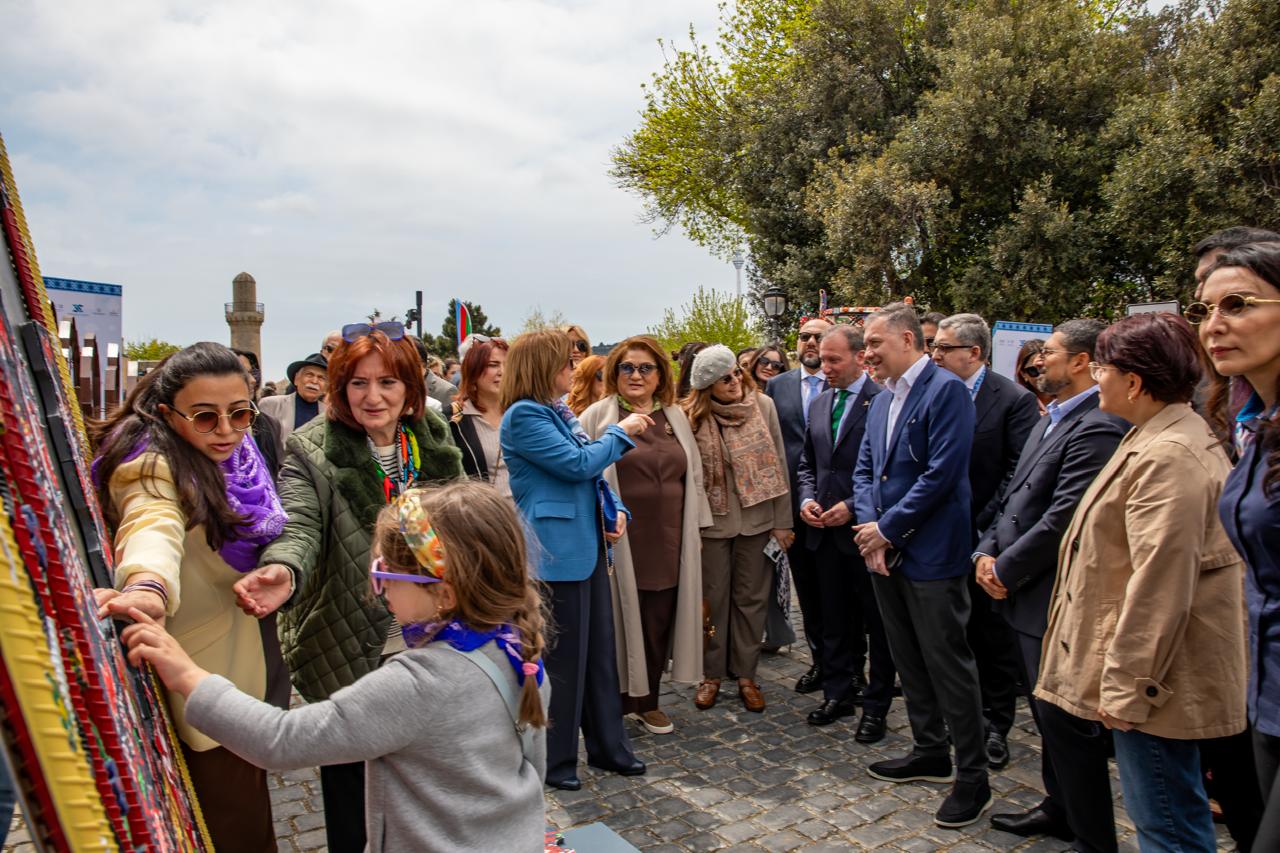 Baku Steel Company Xalça Festivalında polad sənətini təqdim etdi (FOTO)