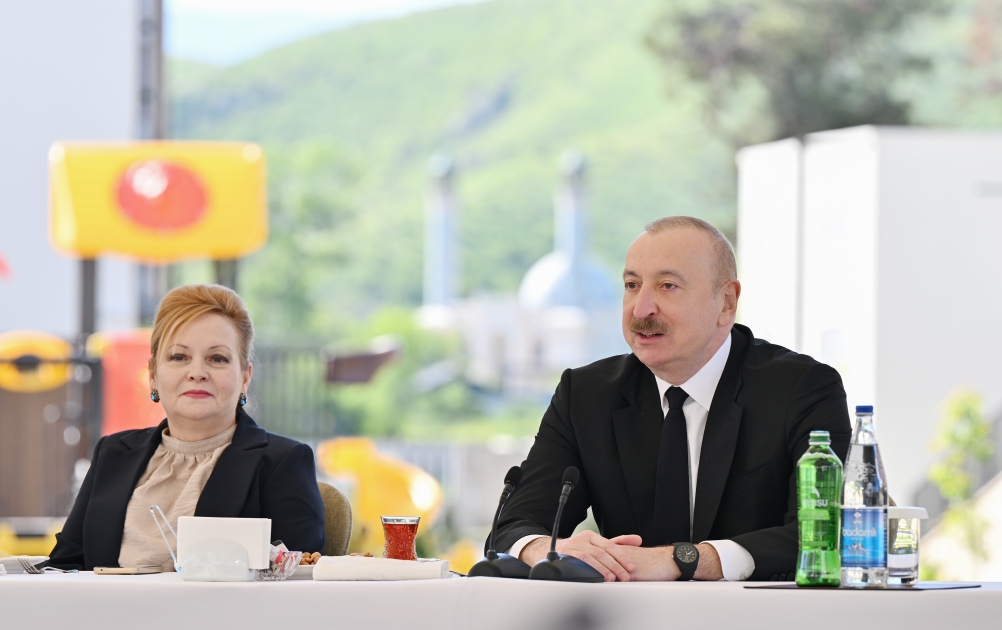 Prezident sakinlərlə görüşdü, 