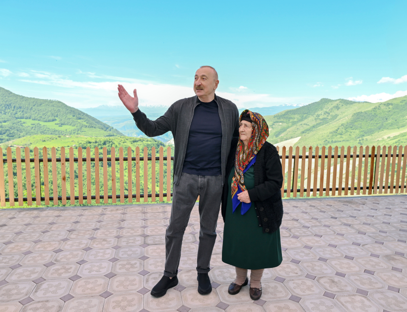 Prezident Şuşa və Xankəndiyə səfər etdi, sakinlərlə görüşdü (FOTO)
