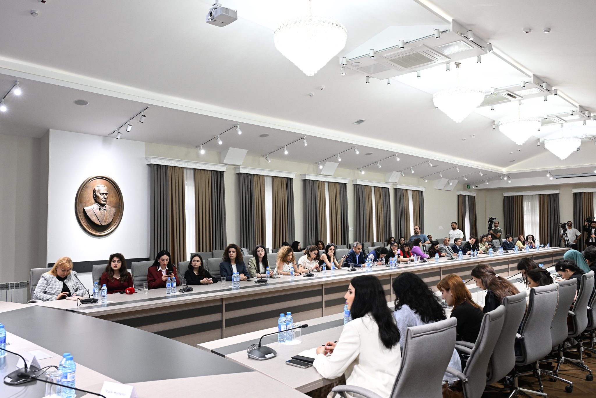 MEDİA-da Prezidentin sülh strategiyasına həsr olunan dəyirmi masa keçirildi (FOTO)