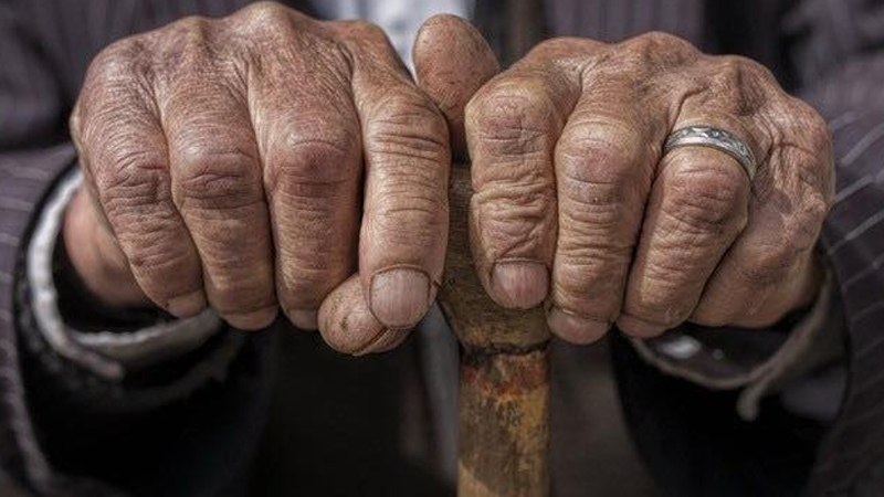 91 yaşlı kişi borcunu qaytarmayan qonşusunu məhkəməyə verdi