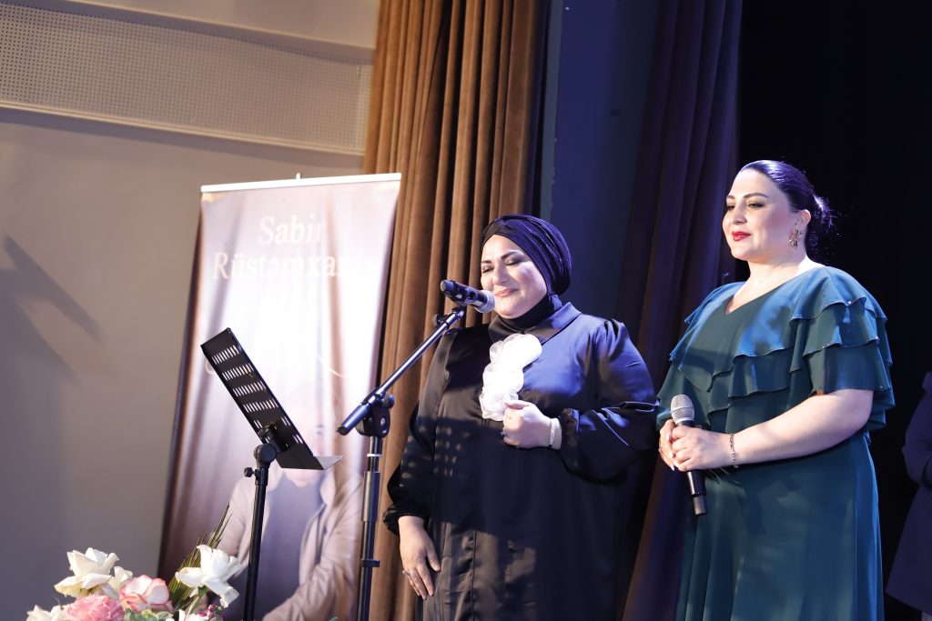 Şuşa Dövlət Teatrında Sabir Rüstəmxanlı poetik rüzgarı (FOTO)