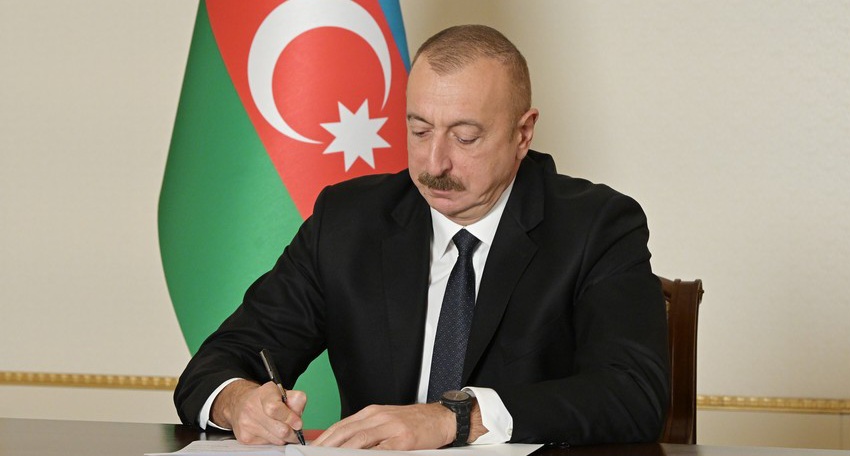 Prezident təqaüdü kimlərə və nə qədər verilir? (SİYAHI)