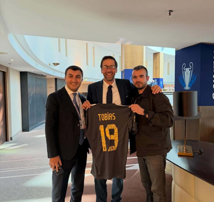 UEFA baş katibinə 