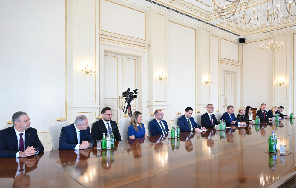 Prezident Slovakiya Milli Şurası sədrini qəbul etdi (FOTO)