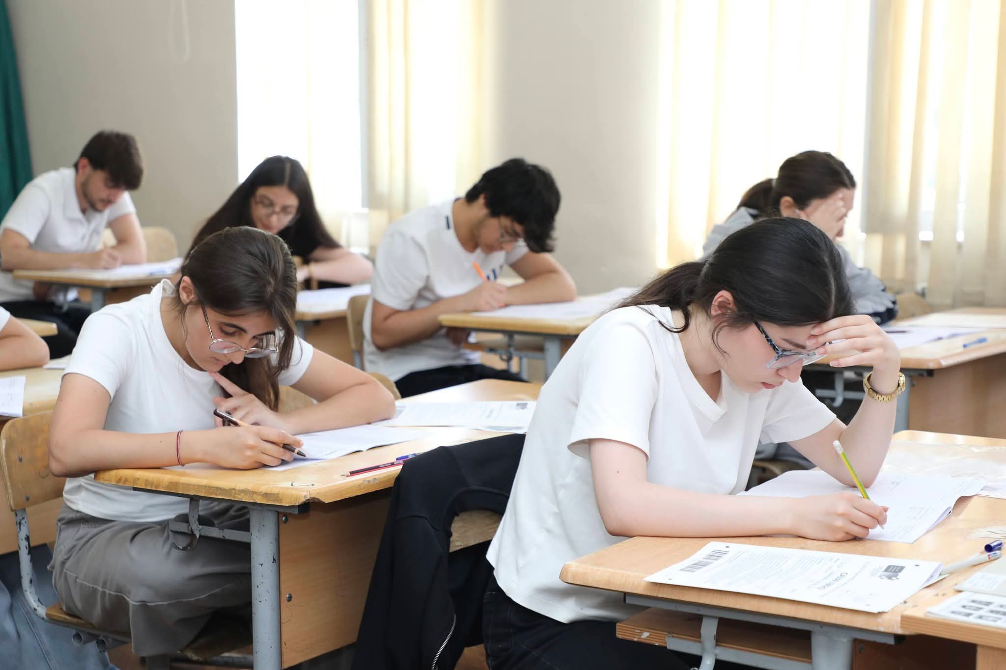 57 min nəfər imtahan verdi, yeddisində telefon aşkarlandı (FOTO)