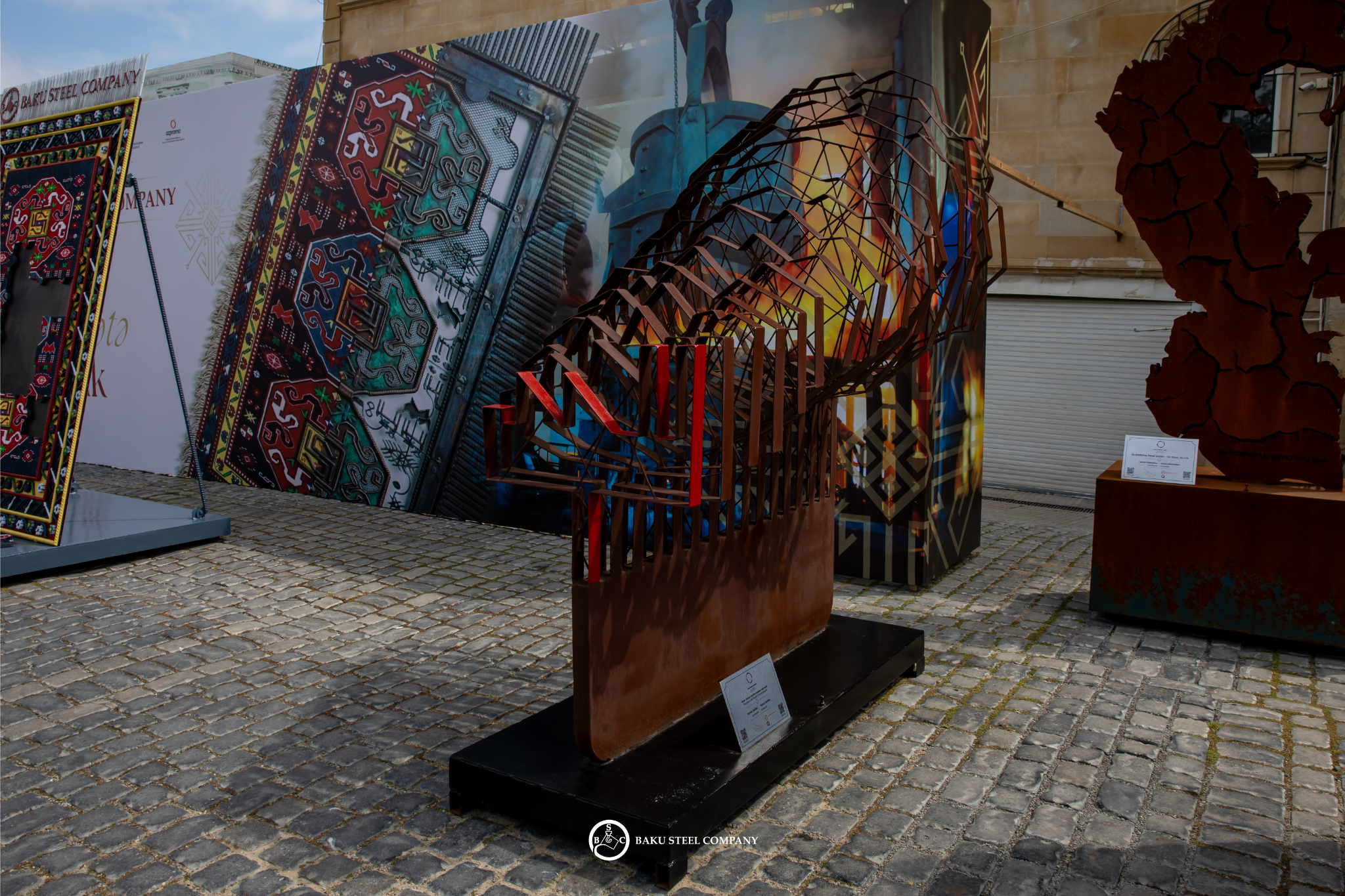 Baku Steel Company Xalça Festivalında polad sənətini təqdim etdi (FOTO)