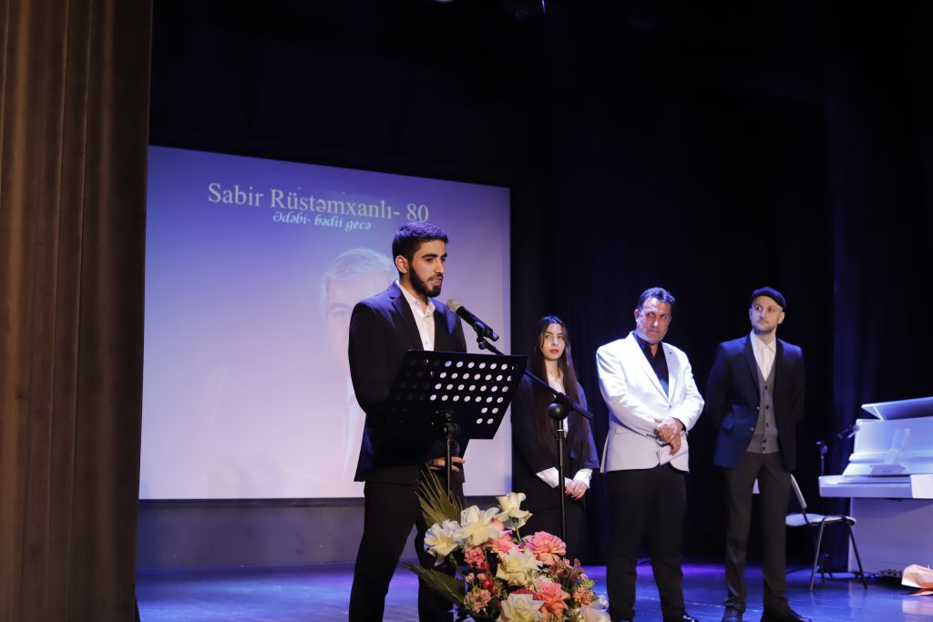 Şuşa Dövlət Teatrında Sabir Rüstəmxanlı poetik rüzgarı (FOTO)