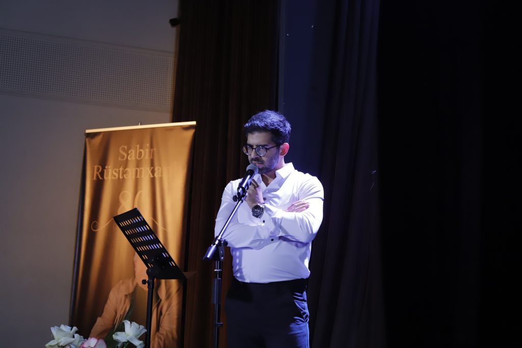 Şuşa Dövlət Teatrında Sabir Rüstəmxanlı poetik rüzgarı (FOTO)