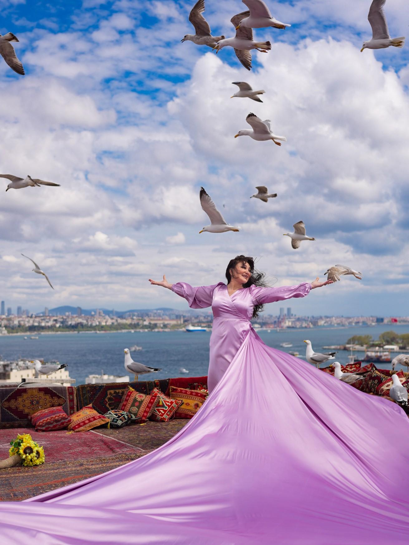 Nazpəri İstanbul səfərindən danışdı: 