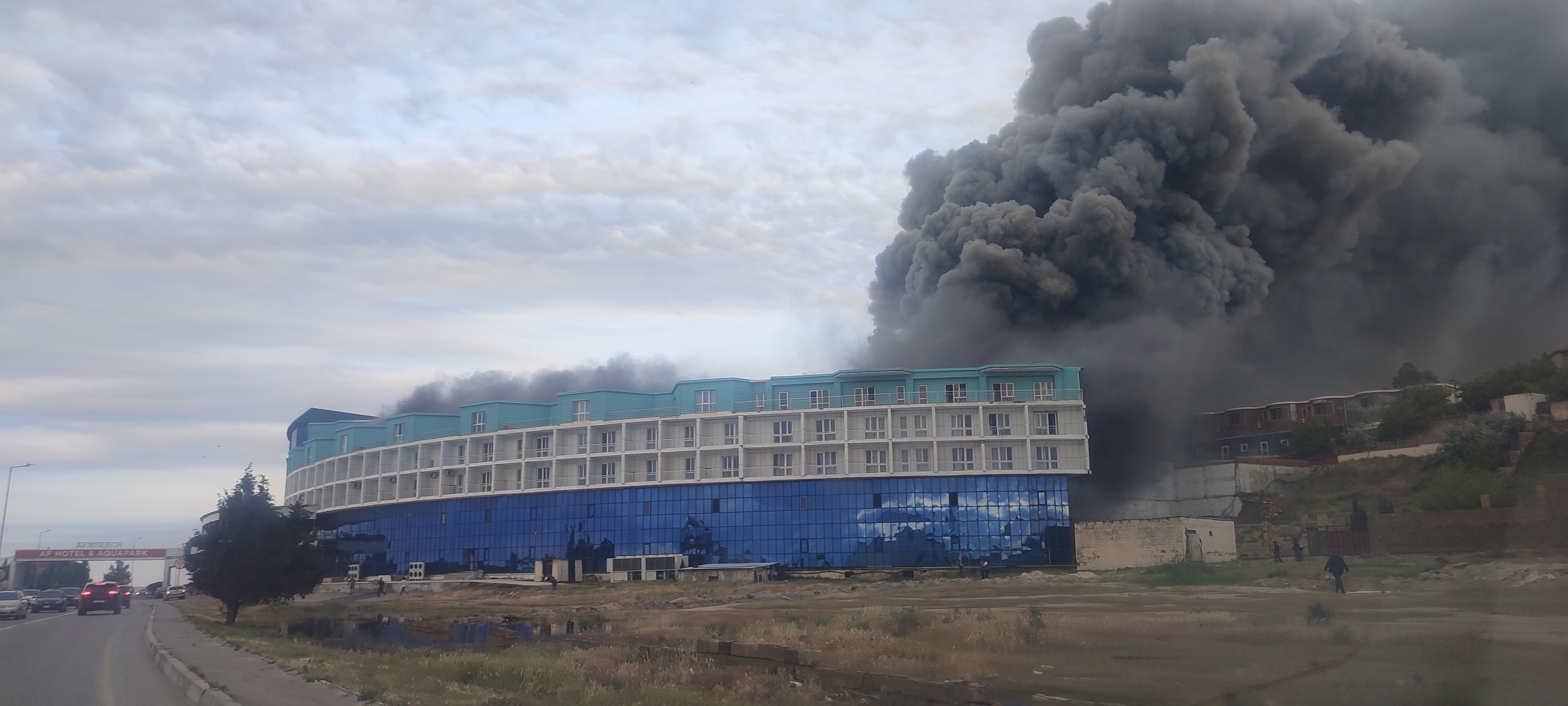 Azay Möhnətova məxsus AF hotel yanır (FOTOVİDEO)