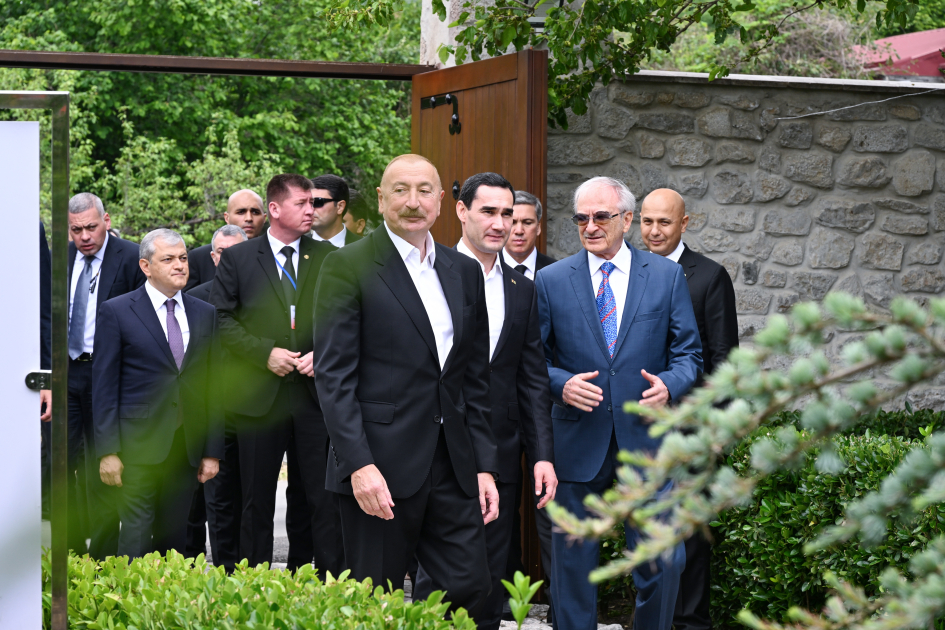 Türkmənistan Prezidentinə Qarabağ atı hədiyyə edildi (YENİLƏNİB)