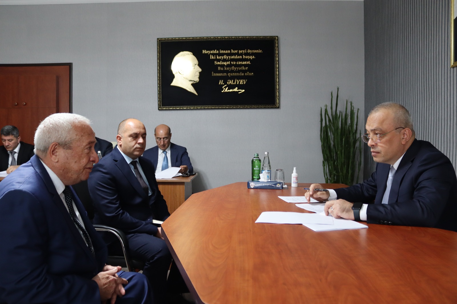 Zaur Mikayılov Zaqatalada vətəndaşlarla görüşdü (FOTO)