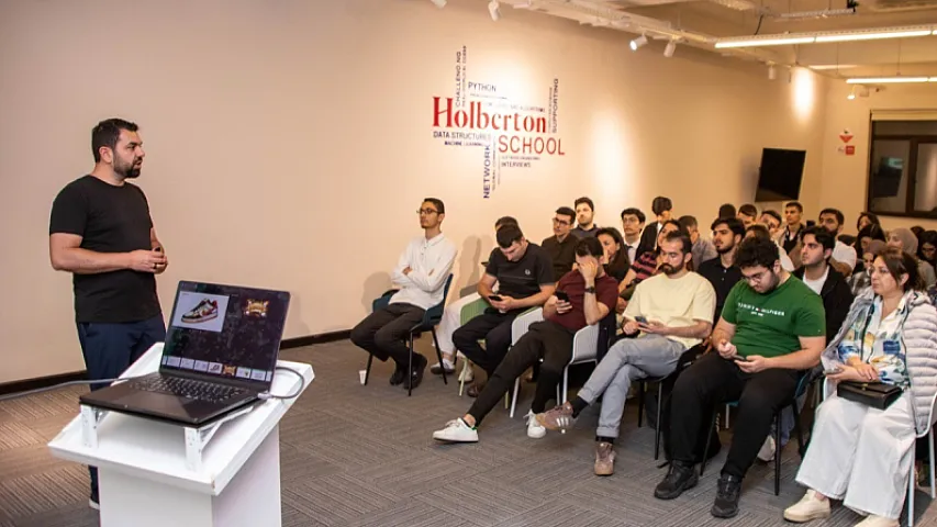 20 ildir ABŞ-də yaşayan azərbaycanlı süni intellekt mütəxəssisi Bakıda seminar verdi (FOTO)