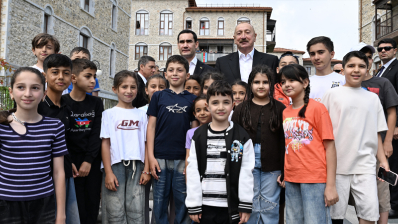 Prezidentin sosial media hesabında Şuşada uşaqlarla görüş barədə paylaşım edildi