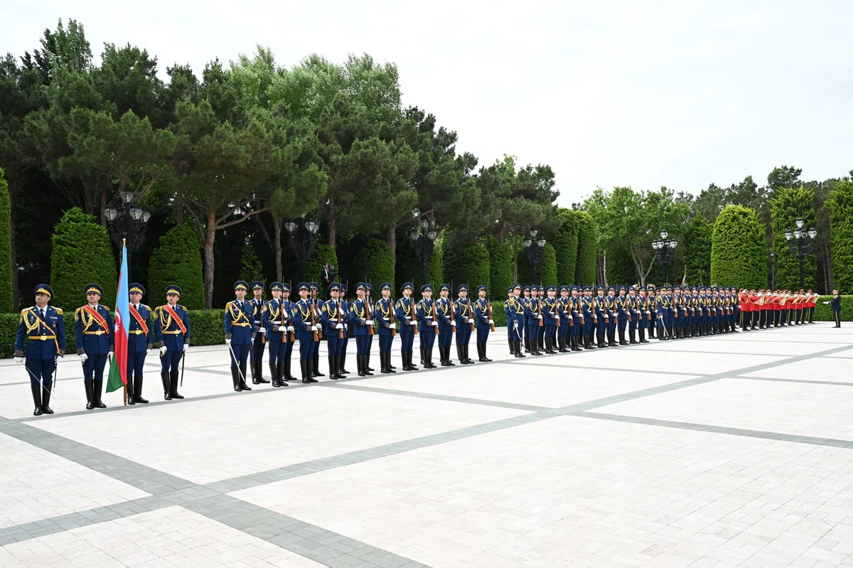 Sərdar Berdiməhəmmədovun Bakıda rəsmi qarşılanma mərasimi oldu (YENİLƏNİB)