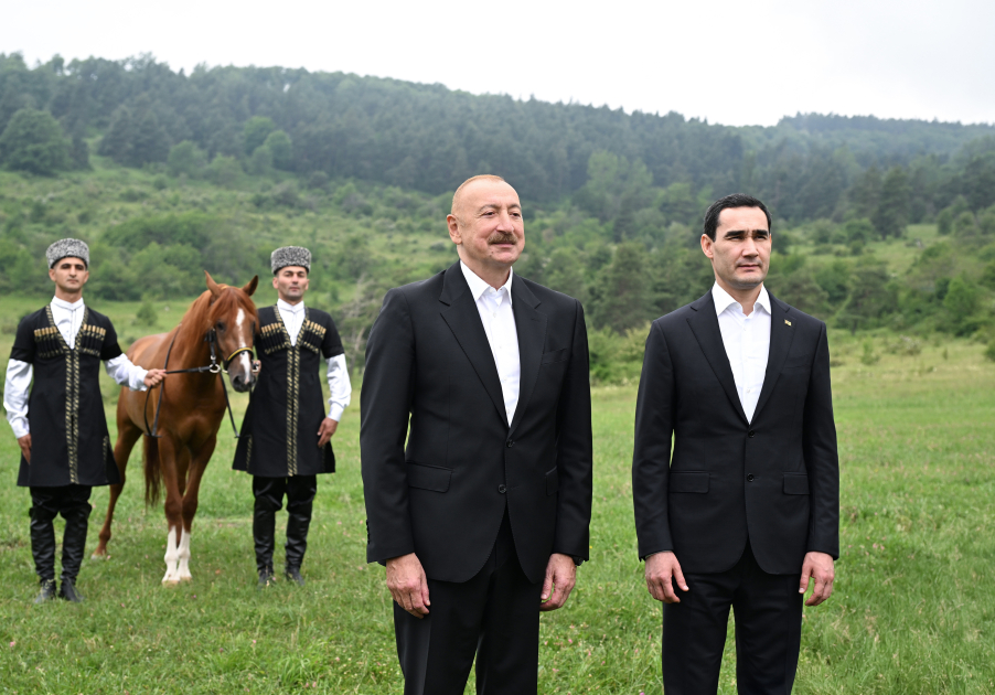 Türkmənistan Prezidentinə Qarabağ atı hədiyyə edildi (YENİLƏNİB)