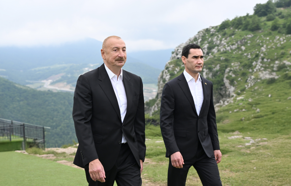 Türkmənistan Prezidentinə Qarabağ atı hədiyyə edildi (YENİLƏNİB)
