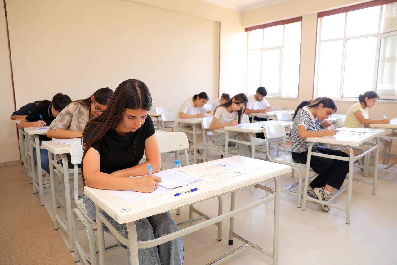 I və IV ixtisas qrupları üzrə qəbul imtahanı keçirildi (FOTO/YENİLƏNİB)