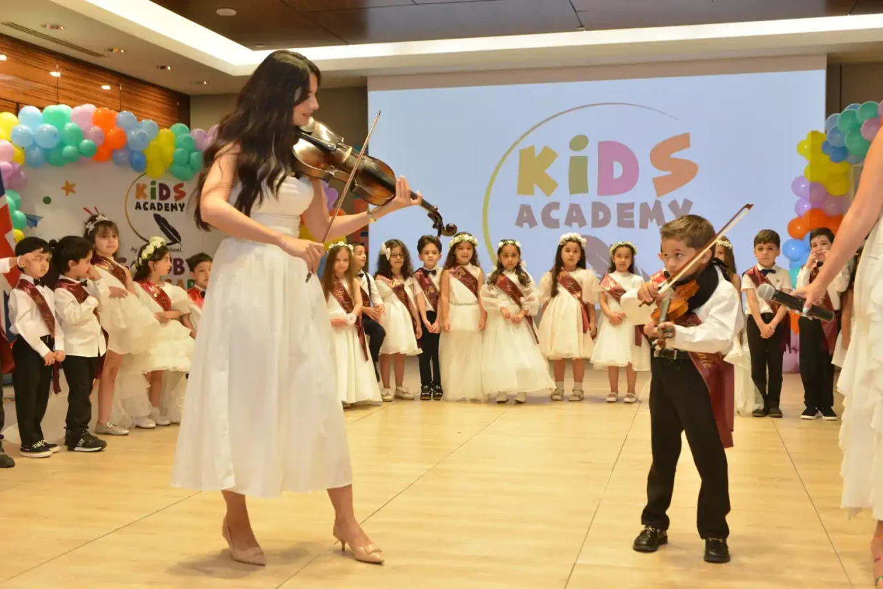 “Kids Academy by British School”da məktəbəqədər qrupların Məzun Günü keçirildi
