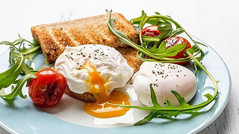 Səhər yeməyində yumurtanı necə əvəz etmək olar? - Proteinlə zəngin 7 variant