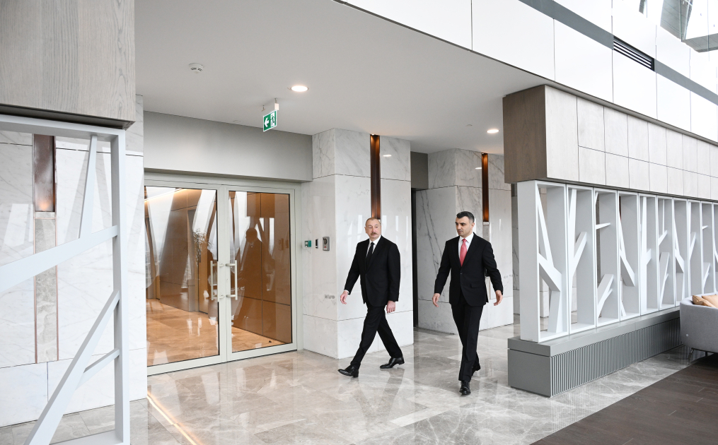 Prezident Mərkəzi Bankın yeni binasının açılışında iştirak etdi (FOTO)