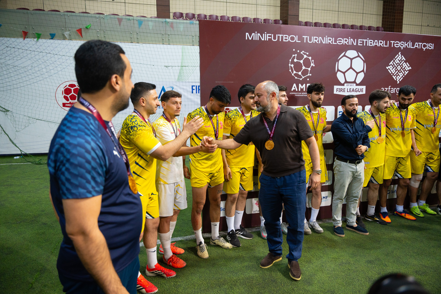 Yelo Bank şirkətlərarası futbol liqasının çempionu olub