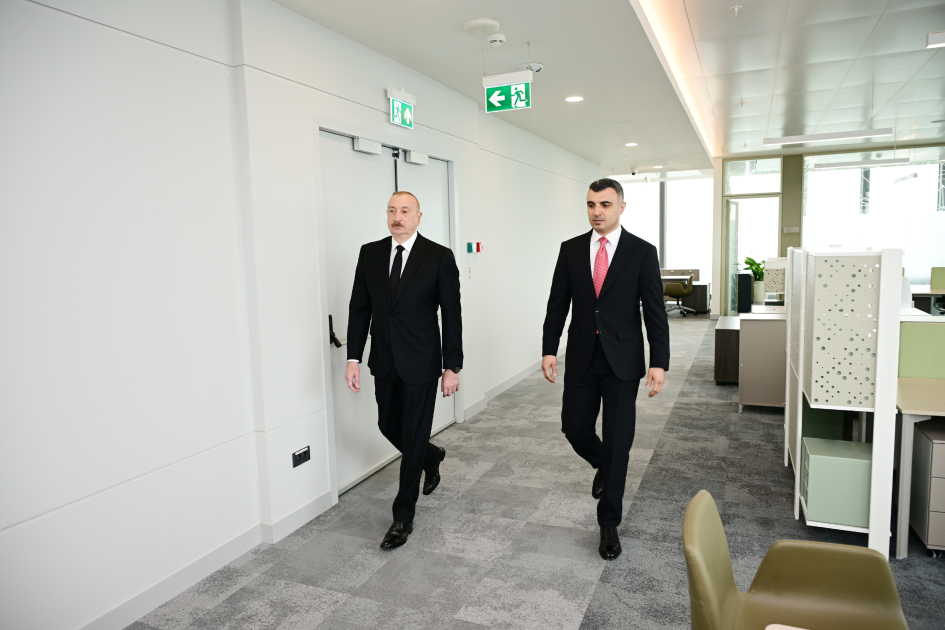 Prezident Mərkəzi Bankın yeni binasının açılışında iştirak etdi (FOTO)