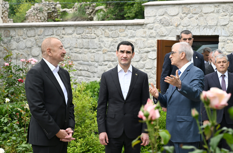 Türkmənistan Prezidentinə Qarabağ atı hədiyyə edildi (YENİLƏNİB)