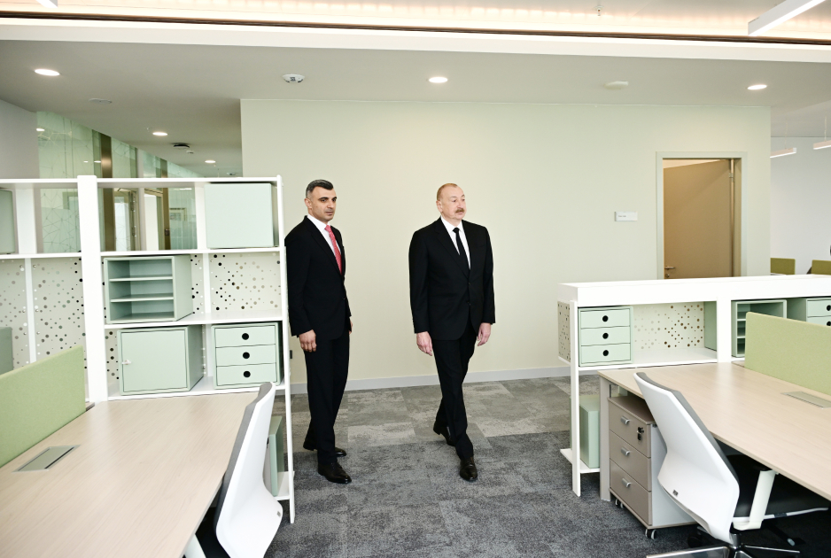 Prezident Mərkəzi Bankın yeni binasının açılışında iştirak etdi (FOTO)