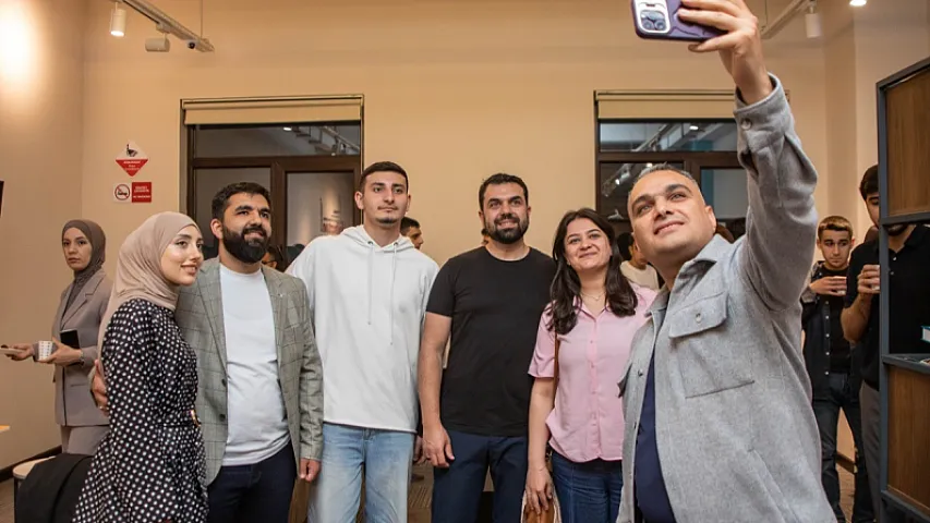 20 ildir ABŞ-də yaşayan azərbaycanlı süni intellekt mütəxəssisi Bakıda seminar verdi (FOTO)