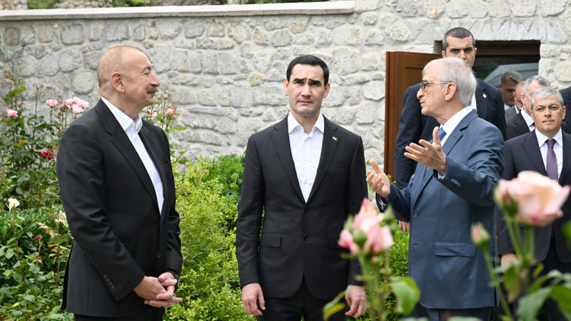 Türkmənistan Prezidentinə Qarabağ atı hədiyyə edildi (YENİLƏNİB)