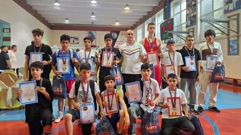 Rüfət Aslanovun yetirmələri Sumqayıtda 17 medal qazandı (FOTO)