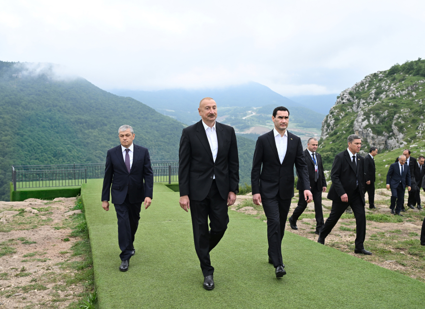 Türkmənistan Prezidentinə Qarabağ atı hədiyyə edildi (YENİLƏNİB)