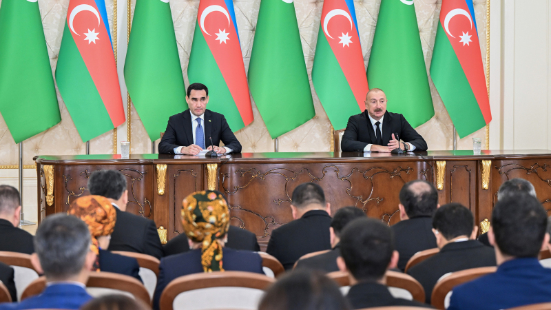 Prezidentlər mətbuata bəyanatlarla çıxış etdi (YENİLƏNİB)