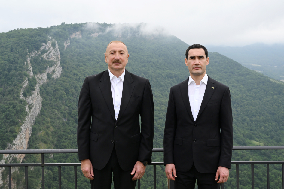 Türkmənistan Prezidentinə Qarabağ atı hədiyyə edildi (YENİLƏNİB)