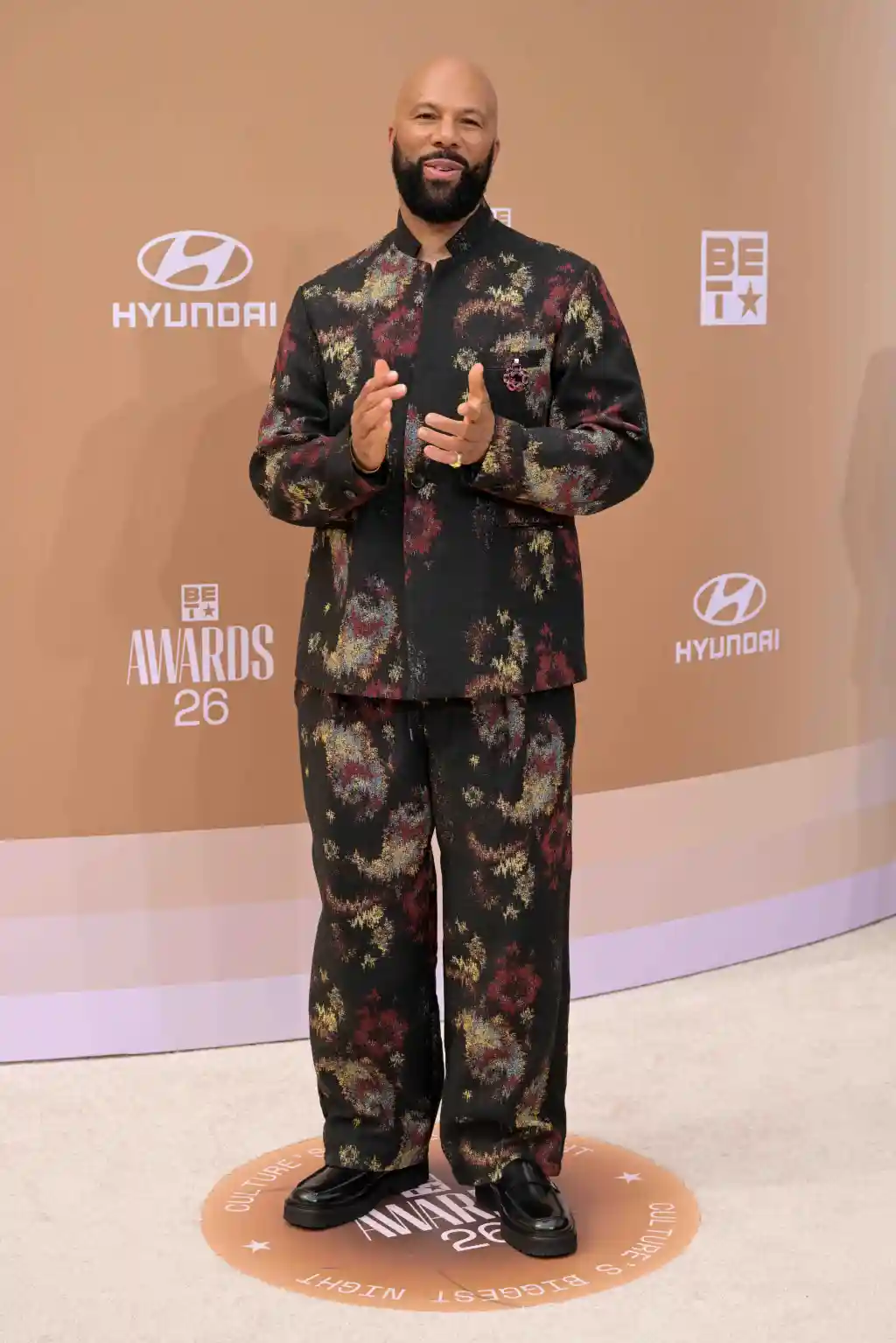 BET Awards 2026: Los-Ancelesdə qırmızı xalının ən parlaq obrazları (FOTOLAR)