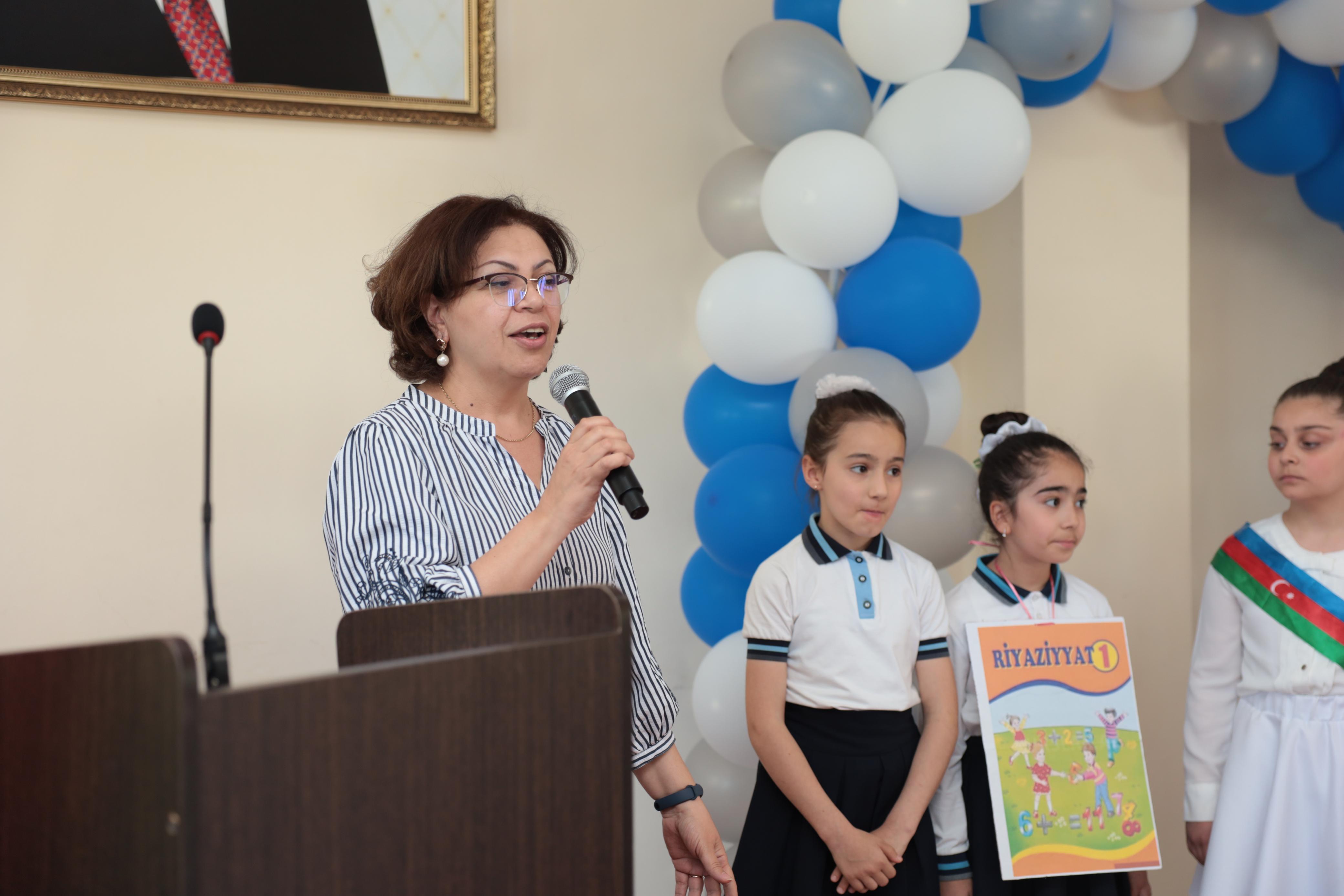 Deputat Elnarə Akimovanın təşəbbüsü ilə alimlər və yazarlar məktəblilərlə görüşdü (FOTO)