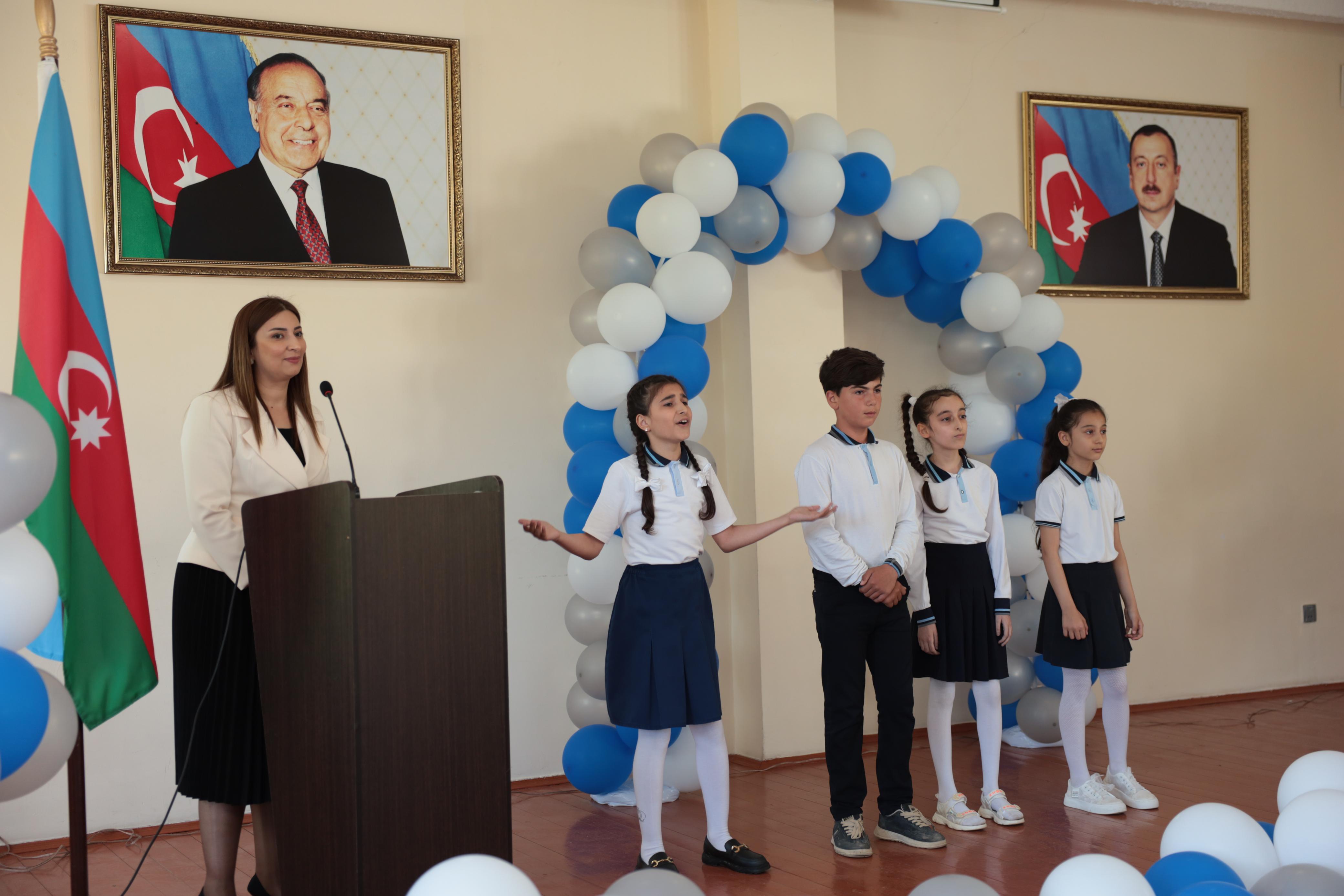 Deputat Elnarə Akimovanın təşəbbüsü ilə alimlər və yazarlar məktəblilərlə görüşdü (FOTO)
