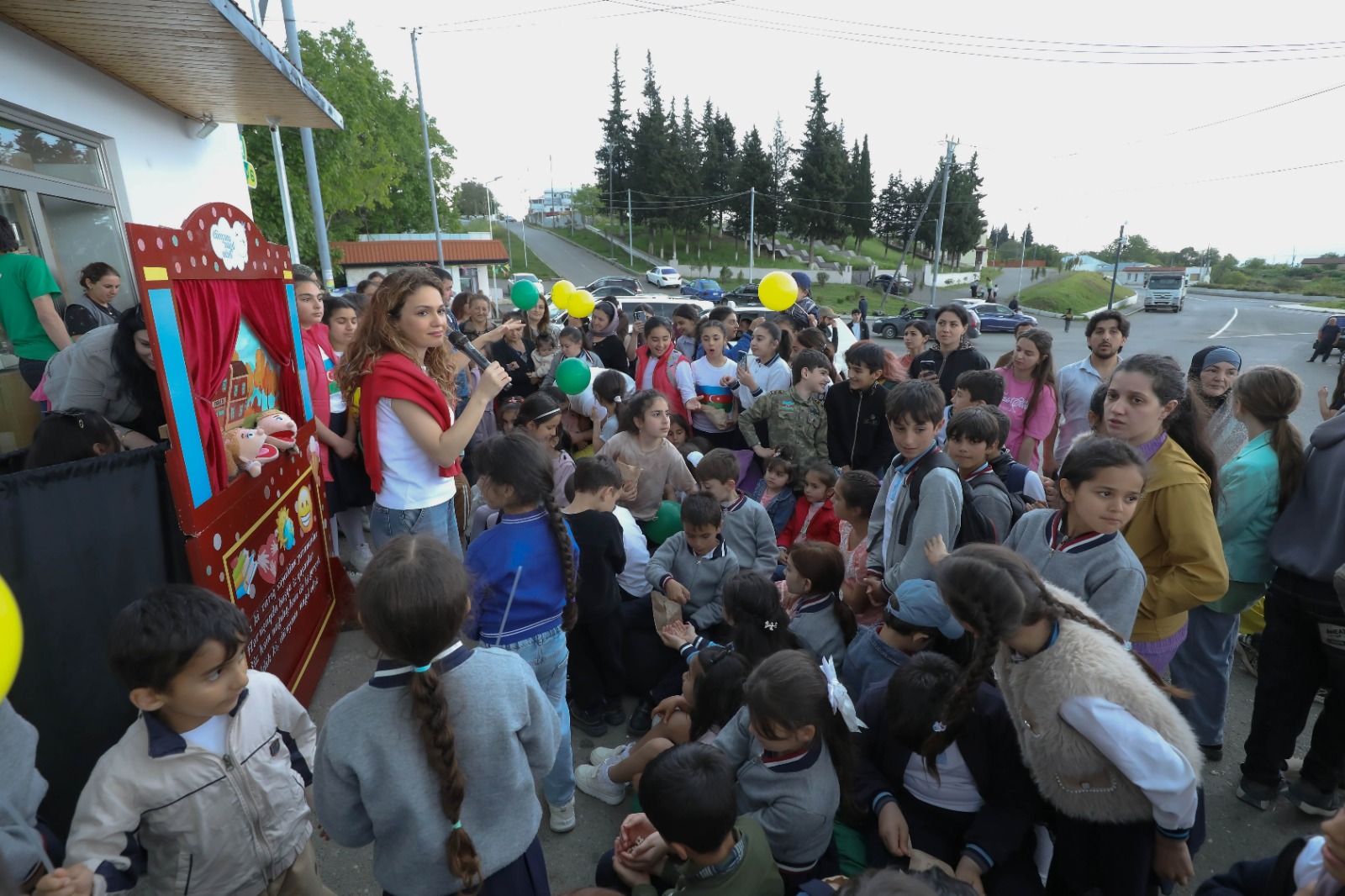 OBA-dan 1 İyun Uşaqların Müdafiəsi Günü münasibətilə Xocalı balalarına sevinc dolu anlar
