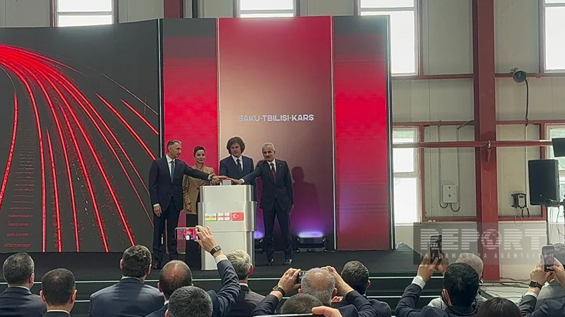 BTQ dəmir yolu xəttinin modernləşdirilmədən sonra rəsmi açılışı keçirildi (FOTO)